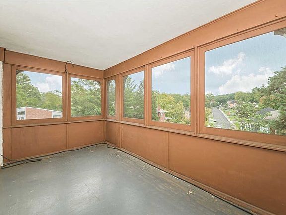 4th image of 3221 Grischy Ln