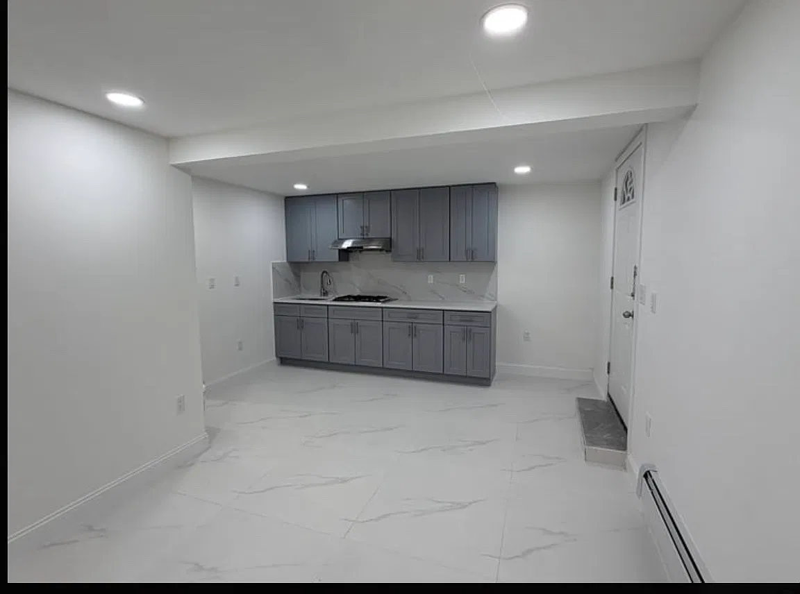 2 bed, $2,000 — Photo 1