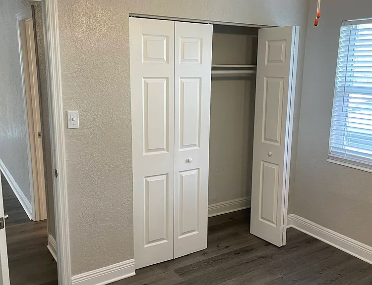 Woodlawn Park Apartments — Photo 15