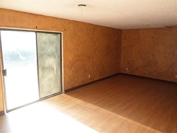 3rd image of 257 Old Mill Ln