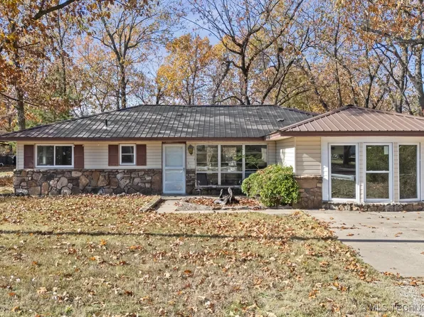 133 Cozy Dr, Grove, OK 74344