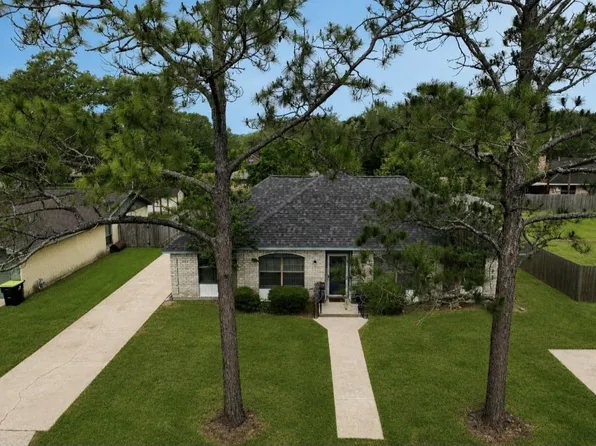 1710 Longhorn Ave, Bay City, TX 77414