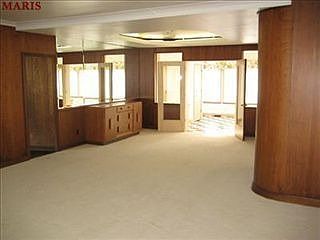 5th image of 1000 Surrey Hills Dr