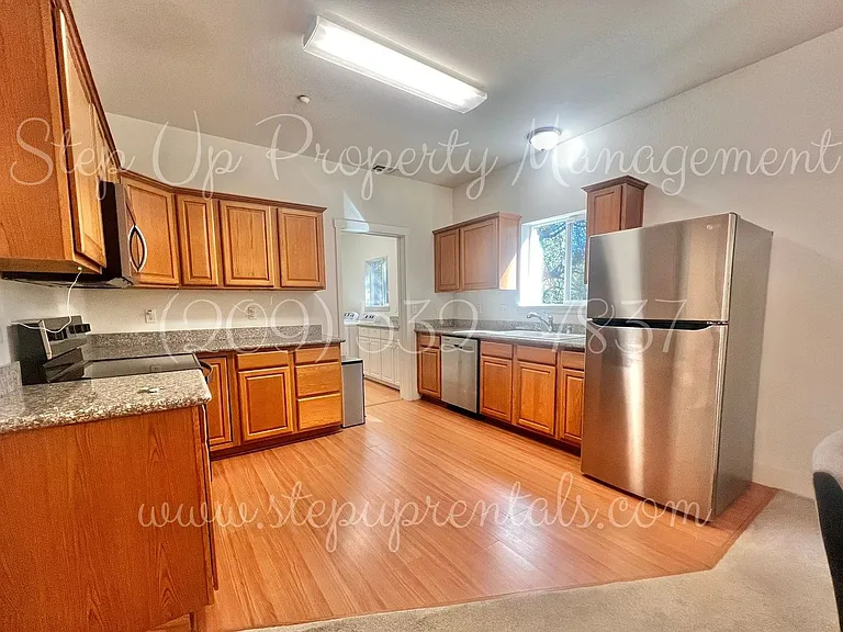 121 Pepperwood Ln — Photo 7