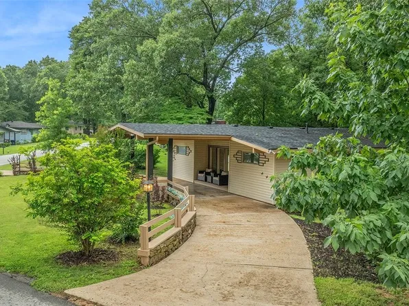 11 Worcester Dr, Bella Vista, AR 72714
