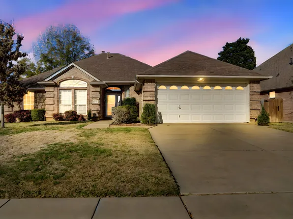 530 Queens Way, Grand Prairie, TX 75052