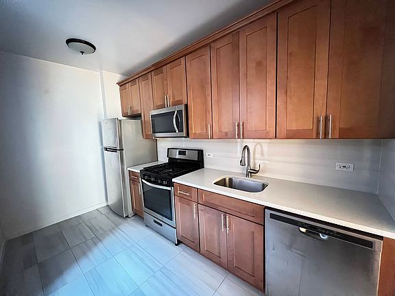 3rd image of 32-48 30th St #5