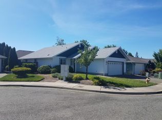 1686 Nunnwood Ln, Grants Pass, OR 97527