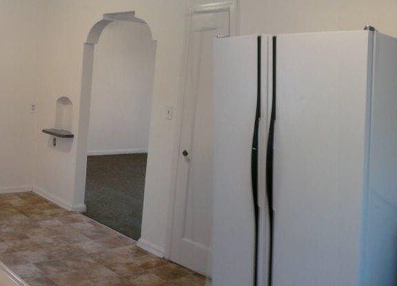 3rd image of 253 S Lee Ave APT 4