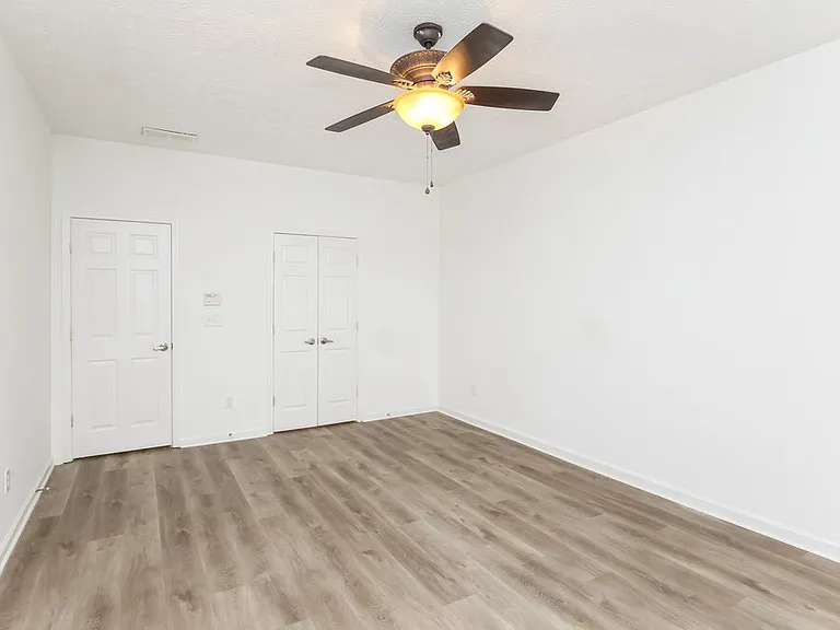 610 Clairidge Ln — Photo 11
