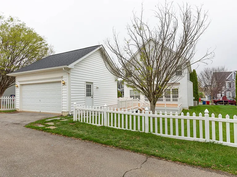 341 Bullskin St — Photo 34