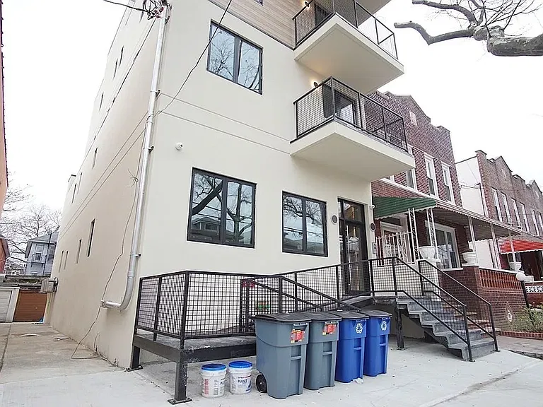 126 E 54th St #3B — Photo 14