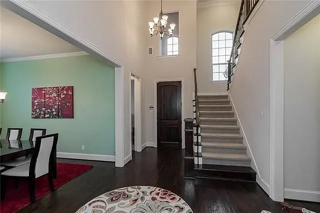 14613 Roselawn Ln — Photo 3