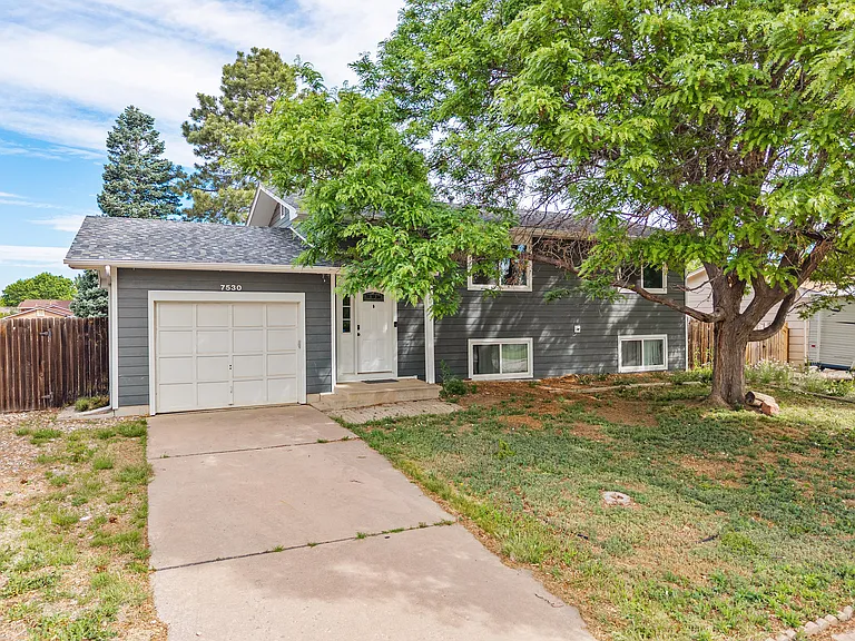 7530 Deer Trl — Photo 1