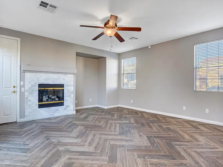 2349 Brooklyn Bridge St — Photo 5