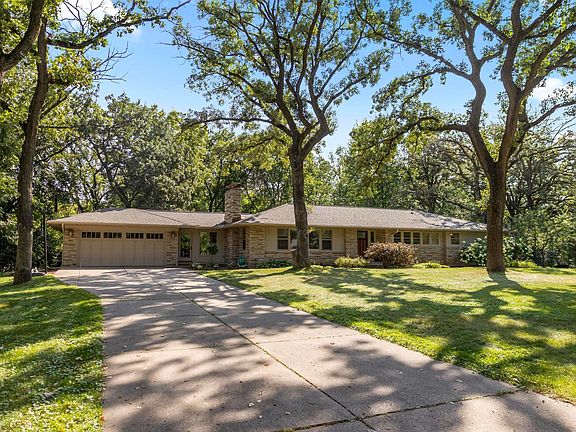 2nd image of 15 Saint Albans Rd E