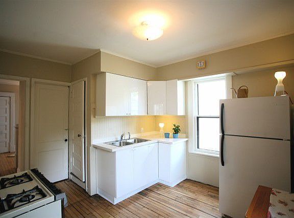 2nd image of 1518 Selby Ave