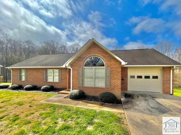 224 Spartan Cir, Ridgeway, VA 24148