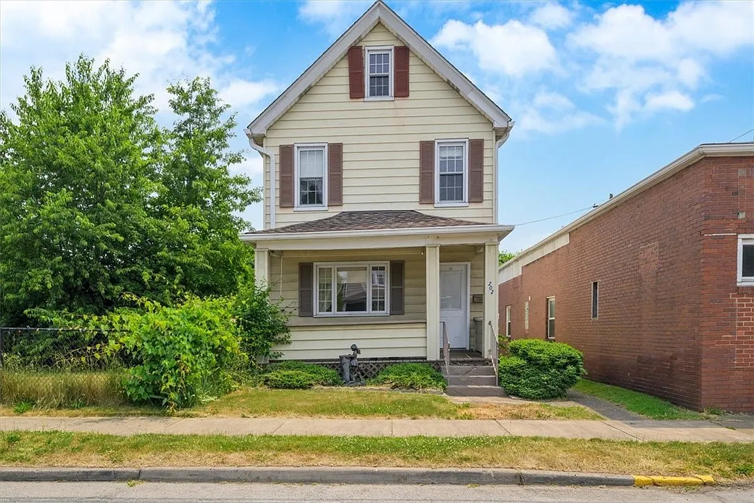 202 Colfax St photo 1