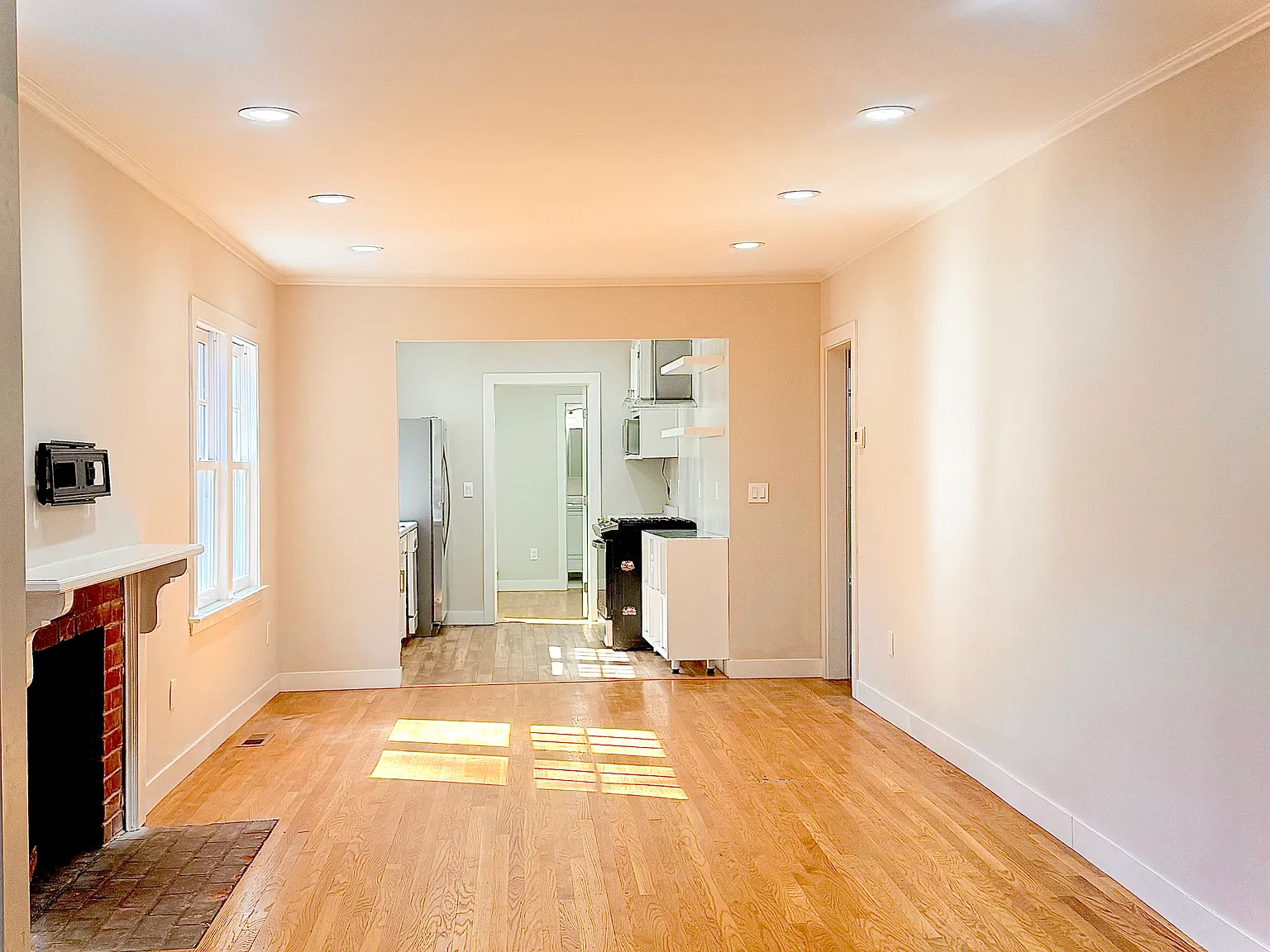 609 Oregon Ave — Photo 4