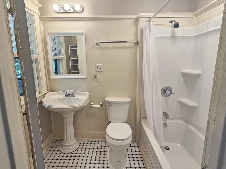 631 Paris Ave SE — Photo 11