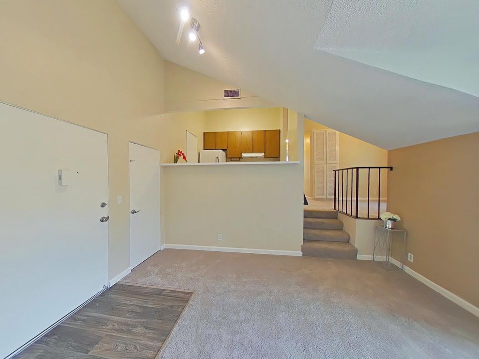 1st image of 2016 Klamath Ave #8
