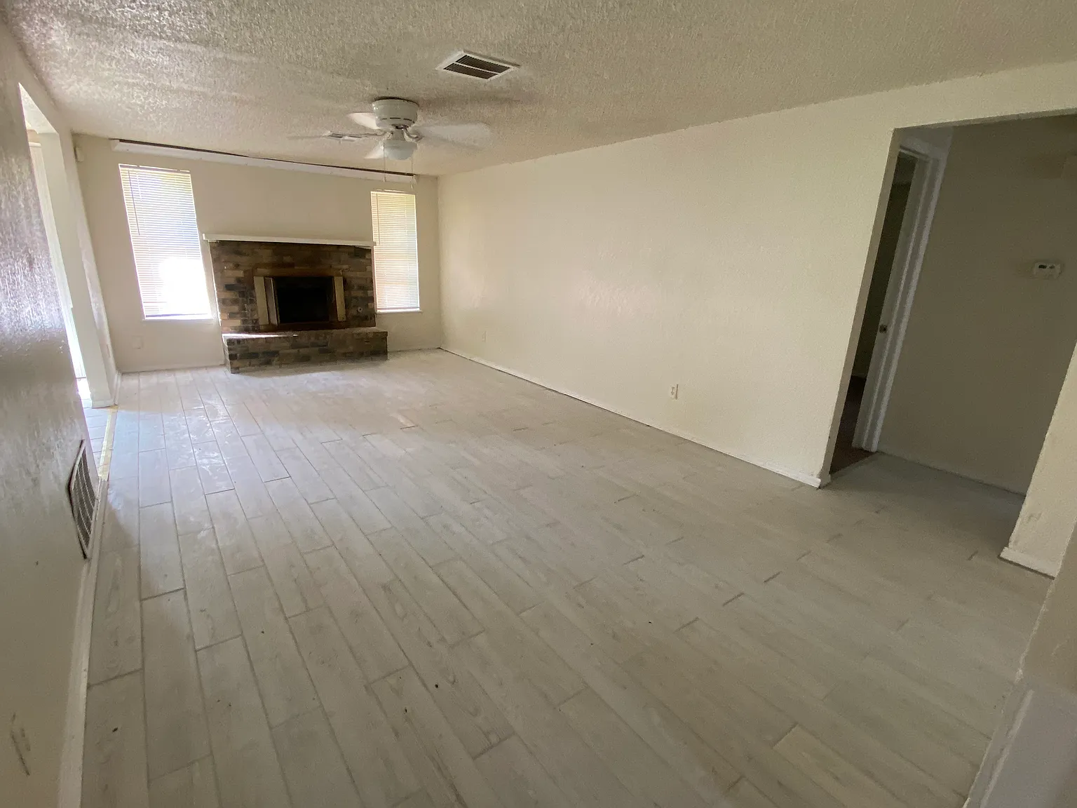 3 bed, 1500 sqft, $1,350 — Photo 3