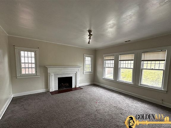 2nd image of 4370 Tyler St