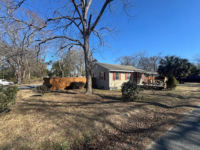 25 Martin Luther King Jr Blvd — Photo 1