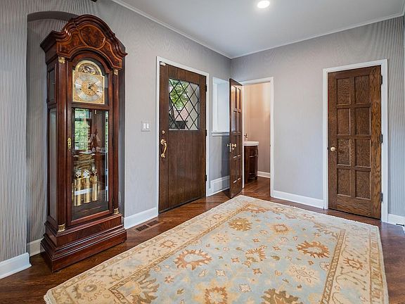 3rd image of 111 Whieldon Ln