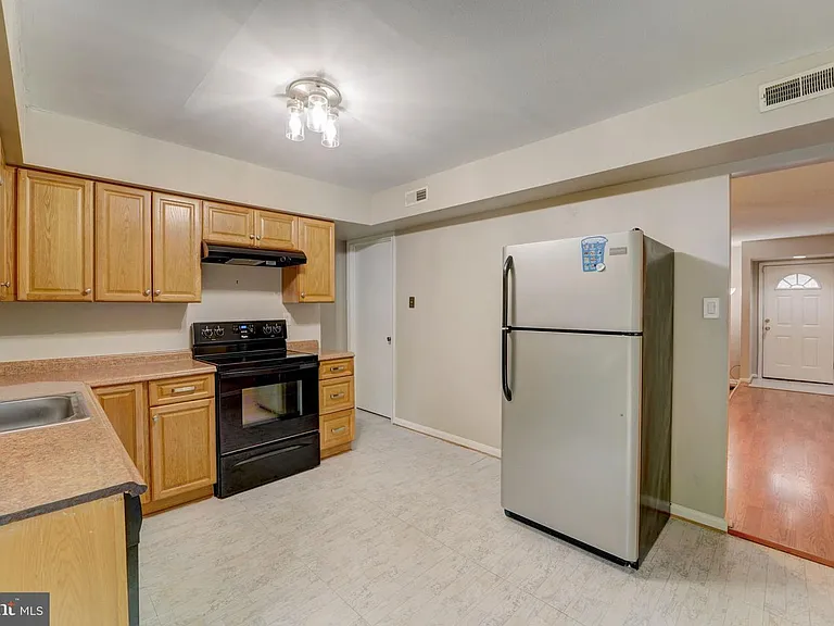 7657 Arbory Ct #25 — Photo 6