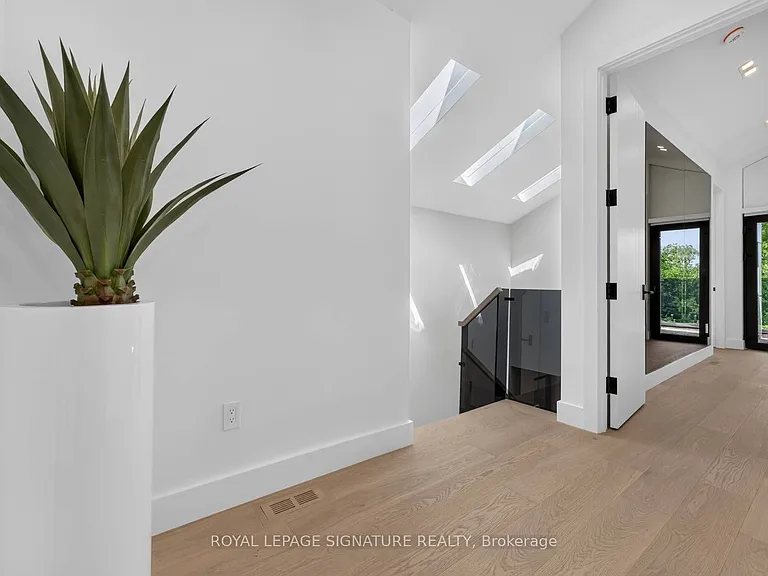 156 Snowdon Ave — Photo 36