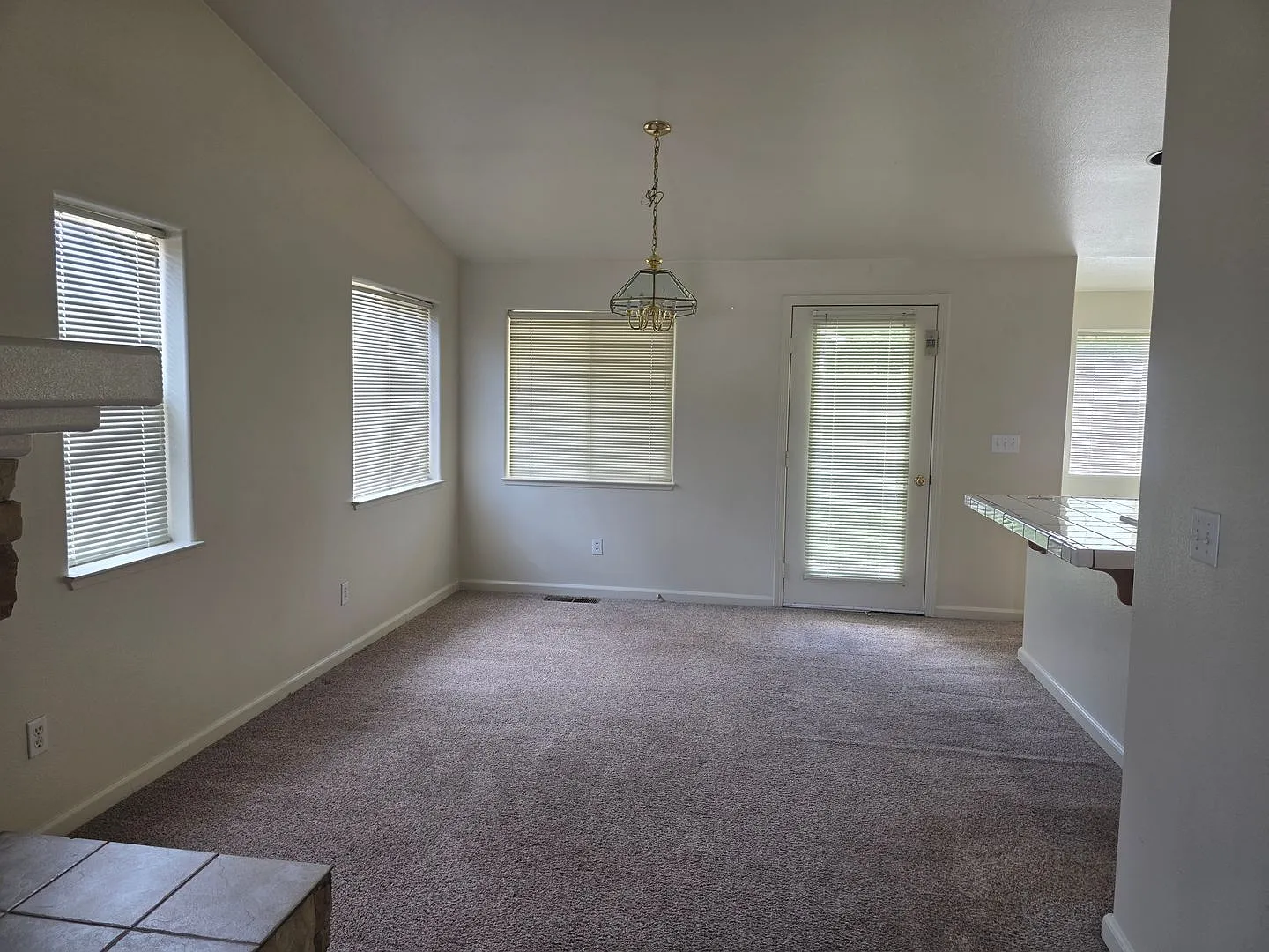 Great location for a 4 bedroom 3 car garage home — Photo 4