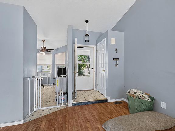 3rd image of 1317 Chesterfield Dr