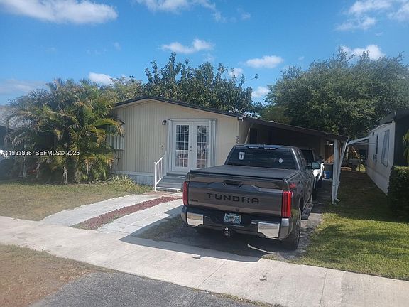 3rd image of 3024 SW 51st St
