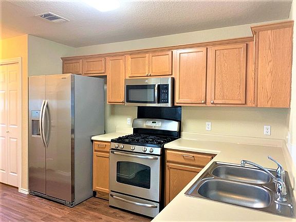 5th image of 401 Bull Creek Pkwy Unit 6