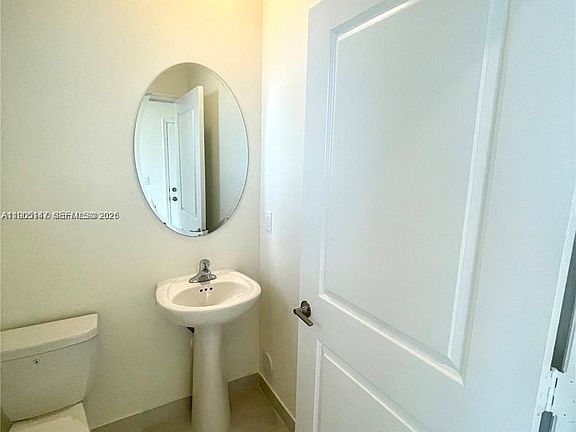 5th image of 3338 W 112th St