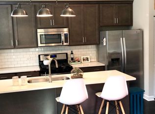 1075 W Polk St APT 2R, Chicago, IL 60607