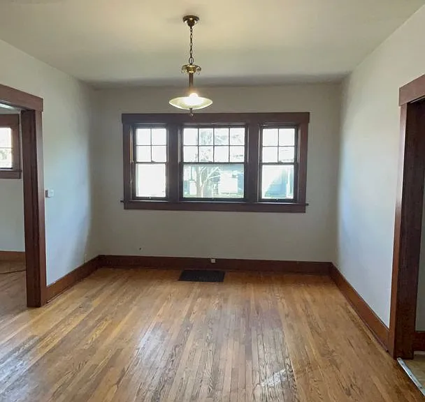 901 Cottage Ave — Photo 3