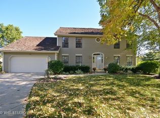 944 Merrimac Cir, Naperville, IL 60540