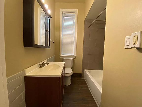 2nd image of 1947 N Bissell St APT 1