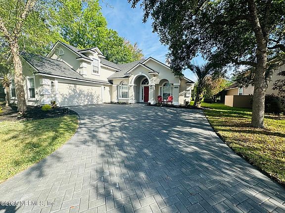4th image of 1816 CREEKWOOD Lane