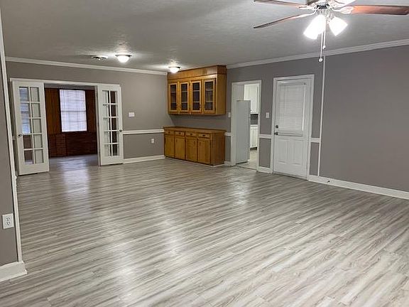 2nd image of 104 King Dr