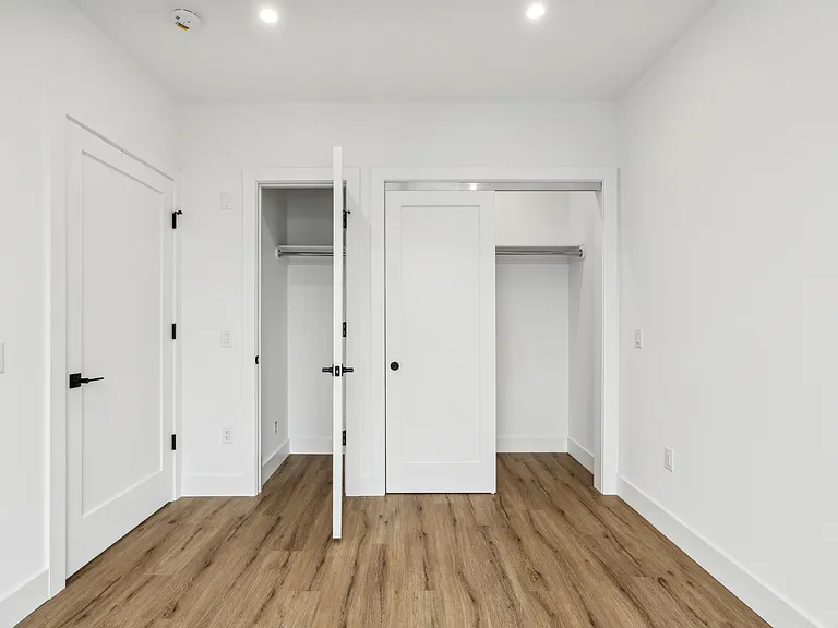 6901 Madison — Photo 11