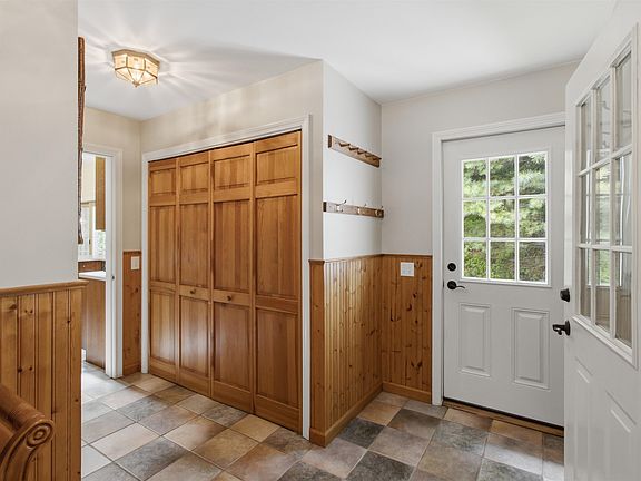 4th image of 386 Farm Road
