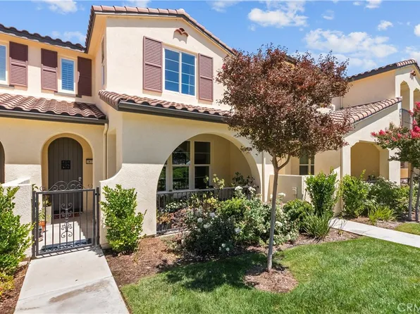 28727 Calle De La Paz Dr, Valencia, CA 91354