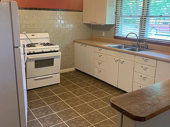 Spacious kitchen