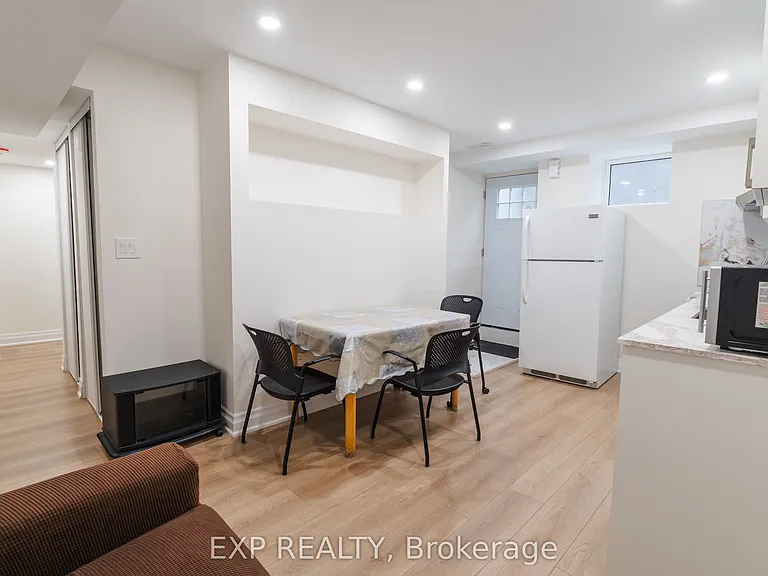 34 Rodda Blvd — Photo 7