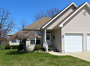1407 Cedarwood Dr, Flushing, MI