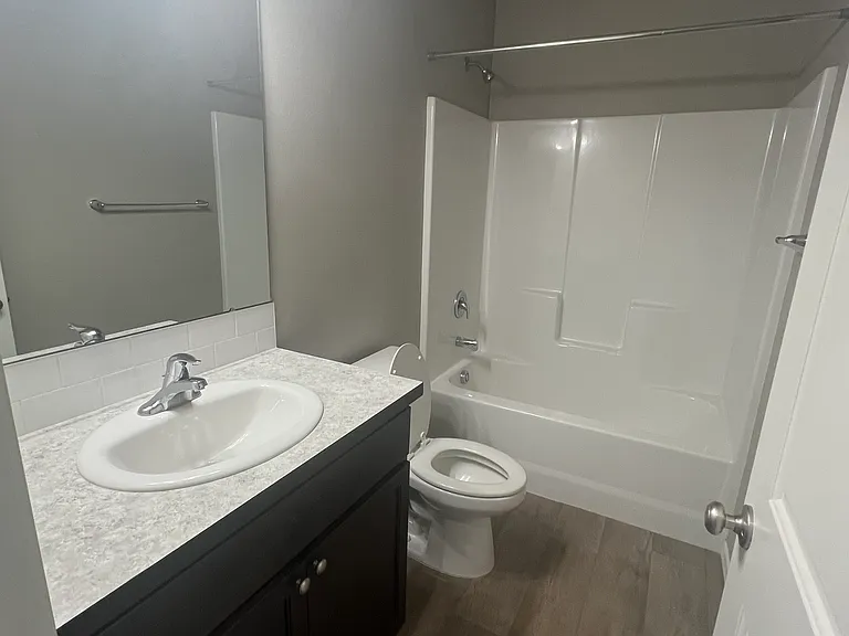 6105 Judd Ave — Photo 3